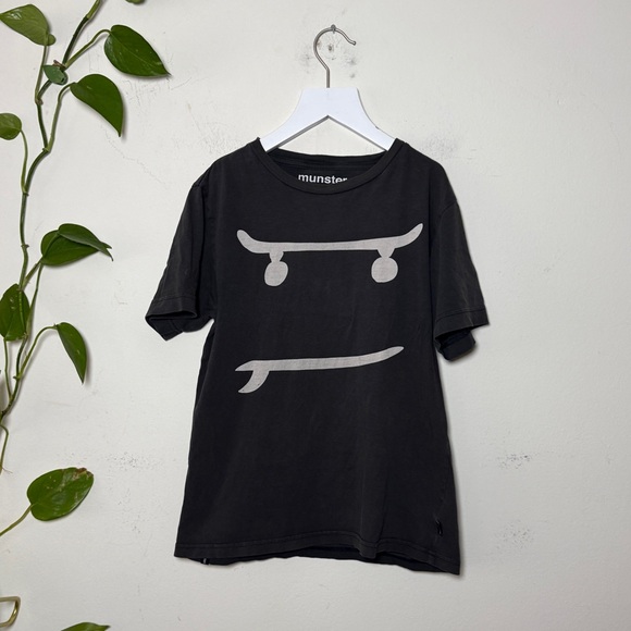 Munster Kids Smily Face /Skate Board / Surf Board Organic Cotton Tee - Picture 1 of 2